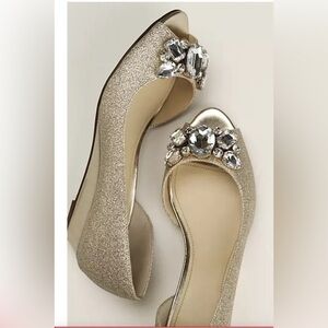 TOUCH OF NINA CHAMPAGNE METALLIC REETA CRYSTAL EMBELLISHMENT 1 1/4 HEEL SHOES